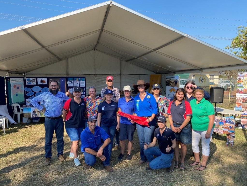 Image 2: Staff from the Department of Industry, Tourism and Trade and the NT Cattlemen’s Association worked together on their prize winning stall. 