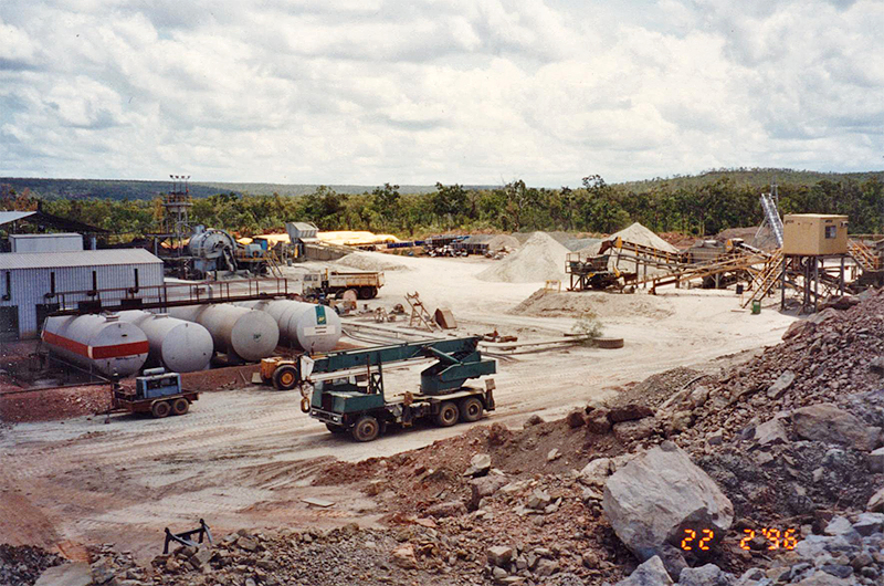 Sandy Flat Copper Mine in operation (February 1996).
