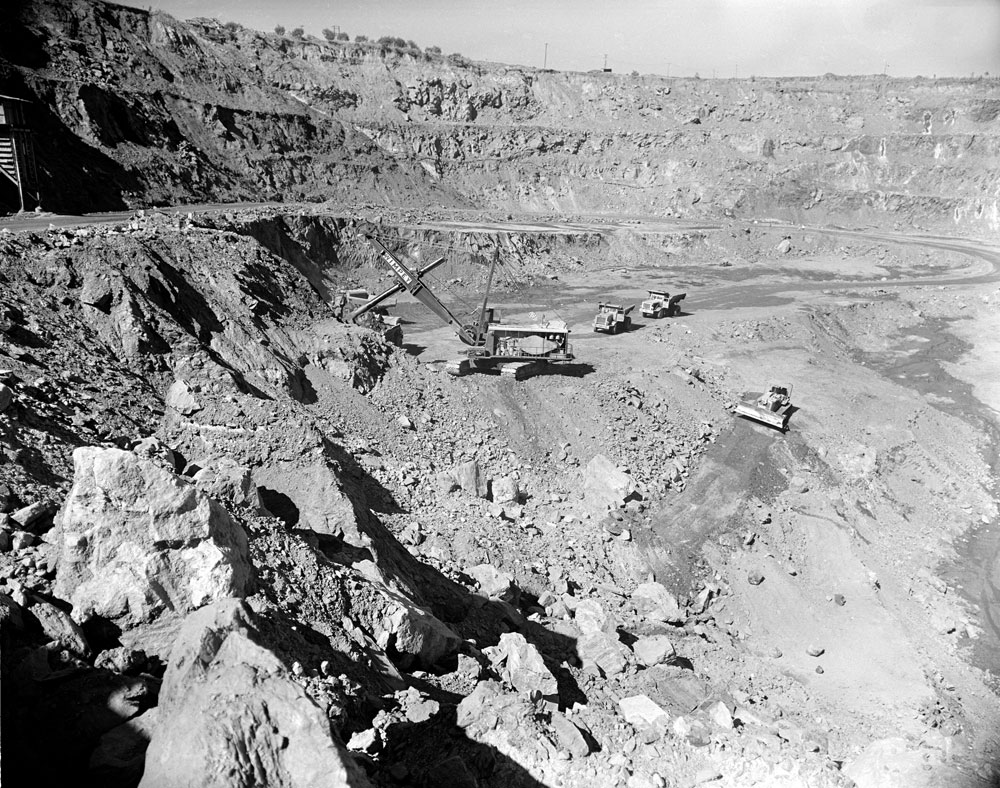 White’s open cut pit, Rum Jungle (1957). National Archives of Australia: A1200, L23113