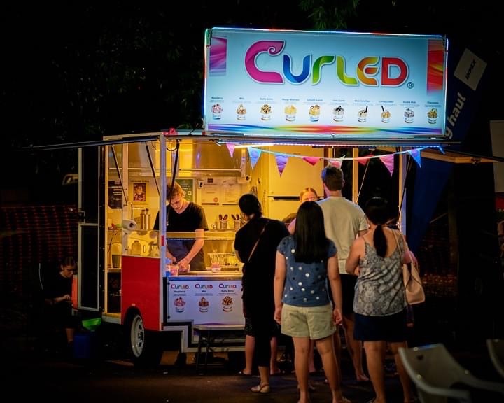 Curled ice cream stand