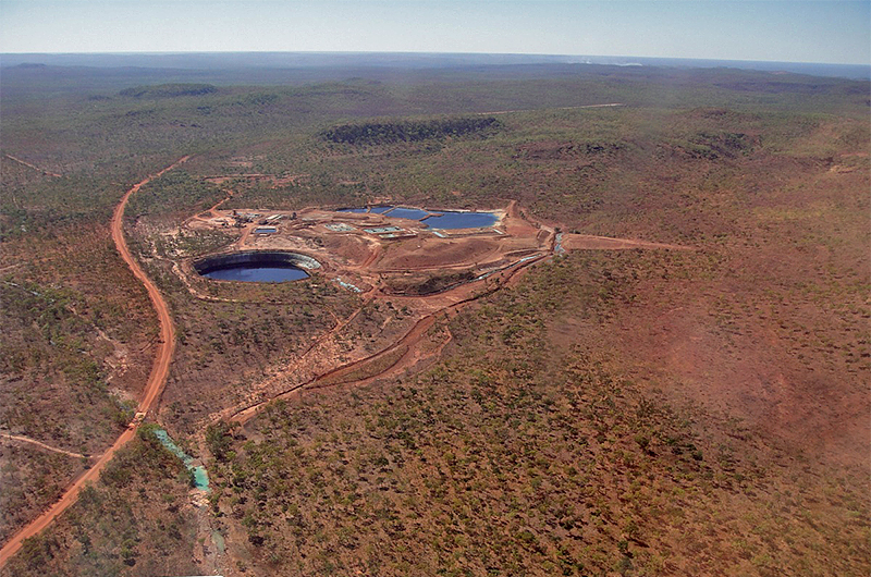 Aerial photograph of Redbank Mine, showing Hanrahan’s Pool in the foreground (July 2012).